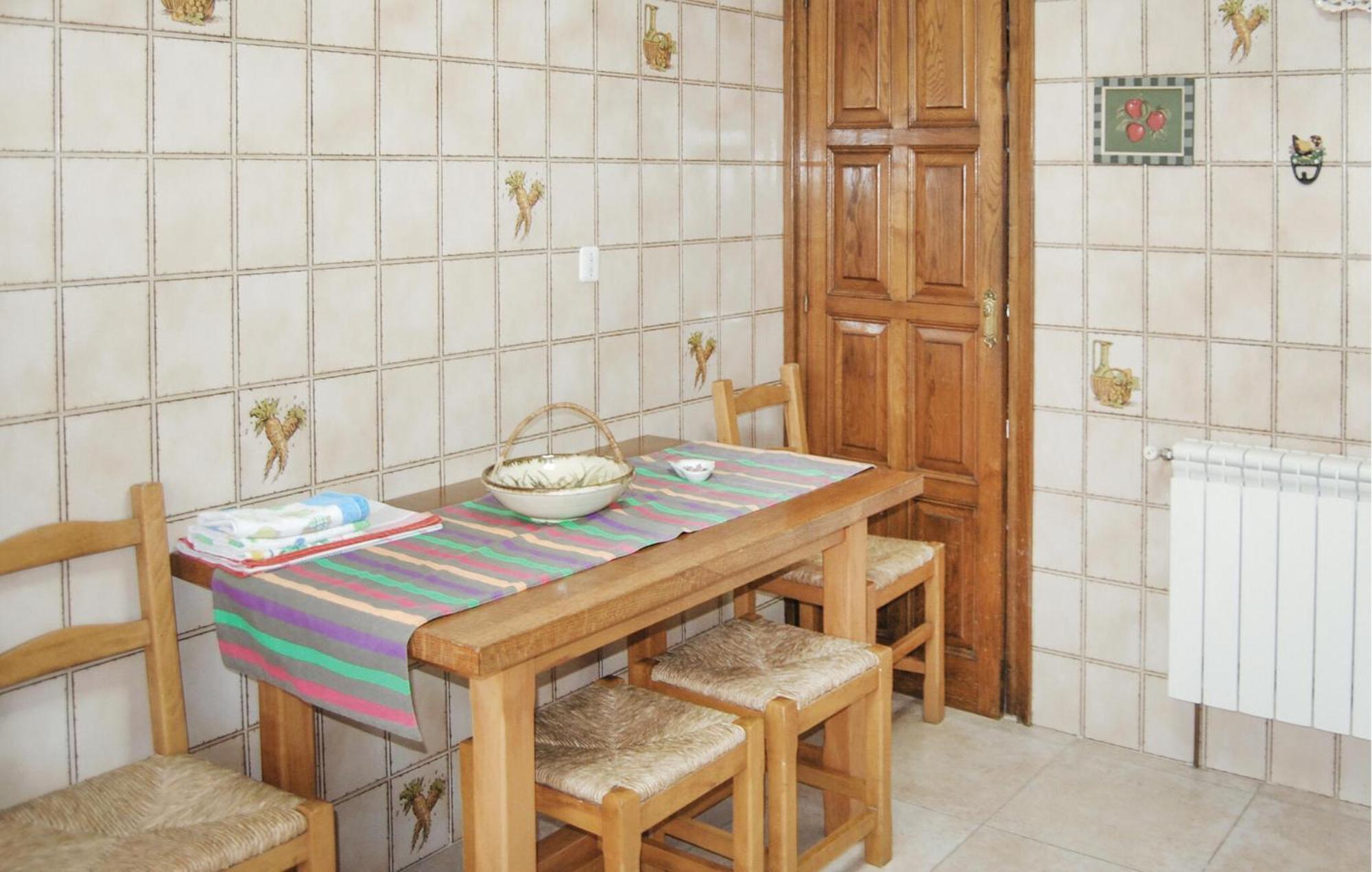 Gorgeous Home In Pilona With Kitchen La Pinera Luaran gambar